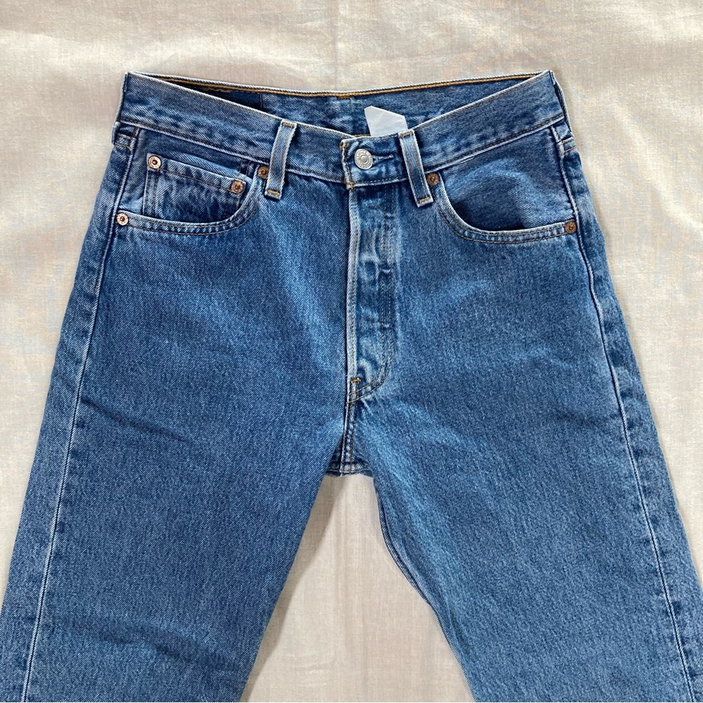 LEVI 501 28x32 - Picture 3 of 10